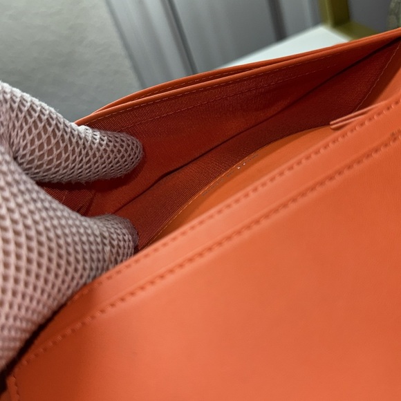 Authentic 🌸Chanel 🌸Orange Patent Leather wallet - Picture 7 of 17